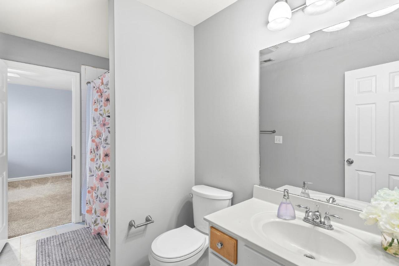 فيلا أتلانتافي Calming Grey Townhouse With Jacuzzi Bathtub المظهر الخارجي الصورة